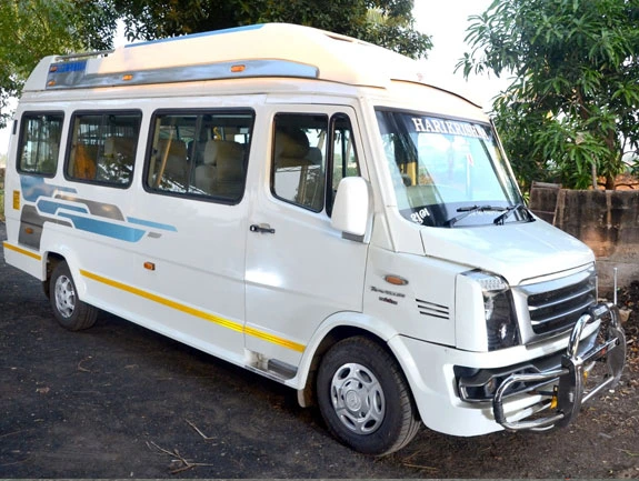 tempo-traveller